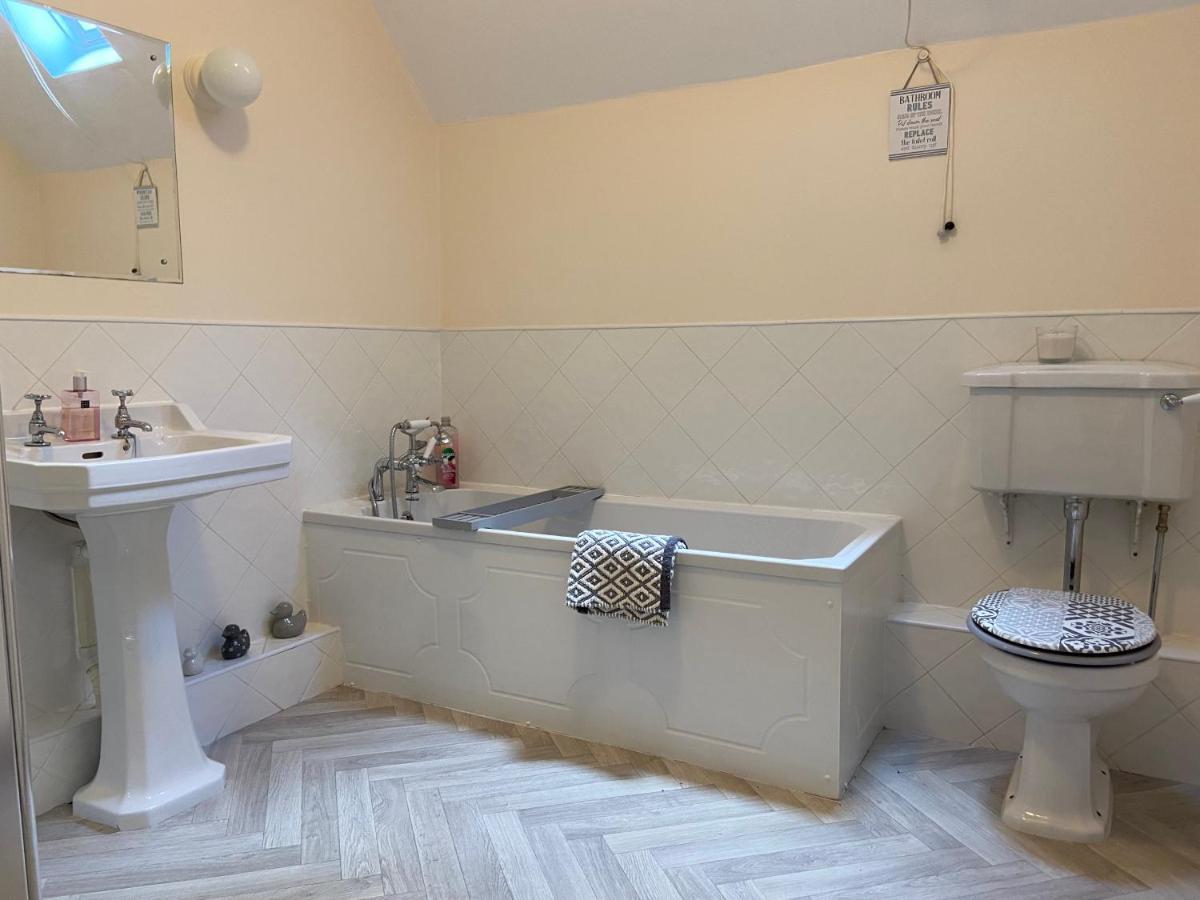Fabulous 2 Bedroom House Just Outside Edinburgh Auchendinny Extérieur photo